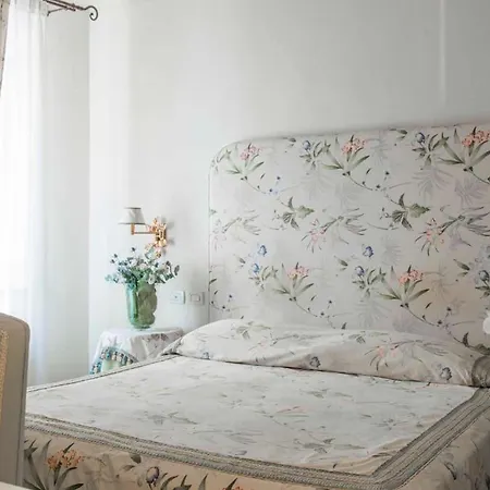 Relais Dei Fiori Dimora D'epoca Bed & Breakfast