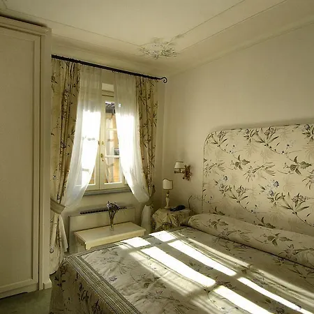 Relais Dei Fiori Dimora D'epoca 3*