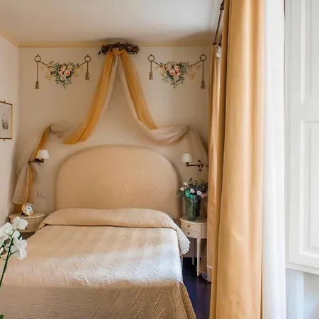 Relais Dei Fiori Dimora D'epoca Bed & Breakfast 3*