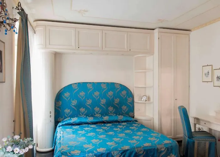 Bed and Breakfast Relais Dei Fiori Dimora D'epoca 3*