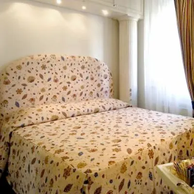 Bed and Breakfast Relais Dei Fiori Dimora D'epoca Πίζα