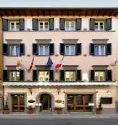 Relais Dei Fiori Dimora D'epoca Πίζα