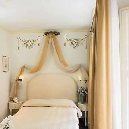 Bed and breakfast Relais Dei Fiori Dimora D'epoca 3*